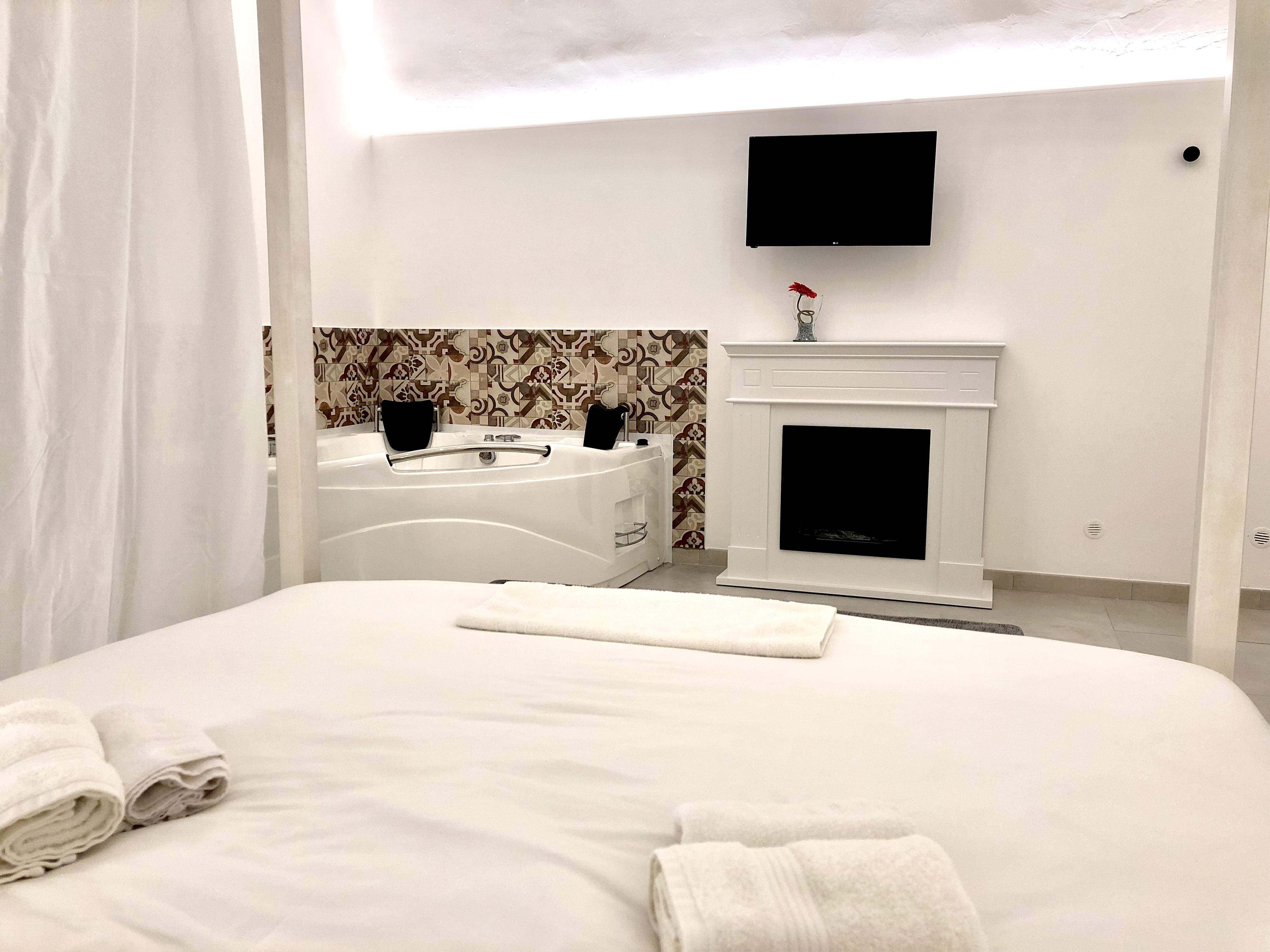 Ada & Bed & Breakfast 2*