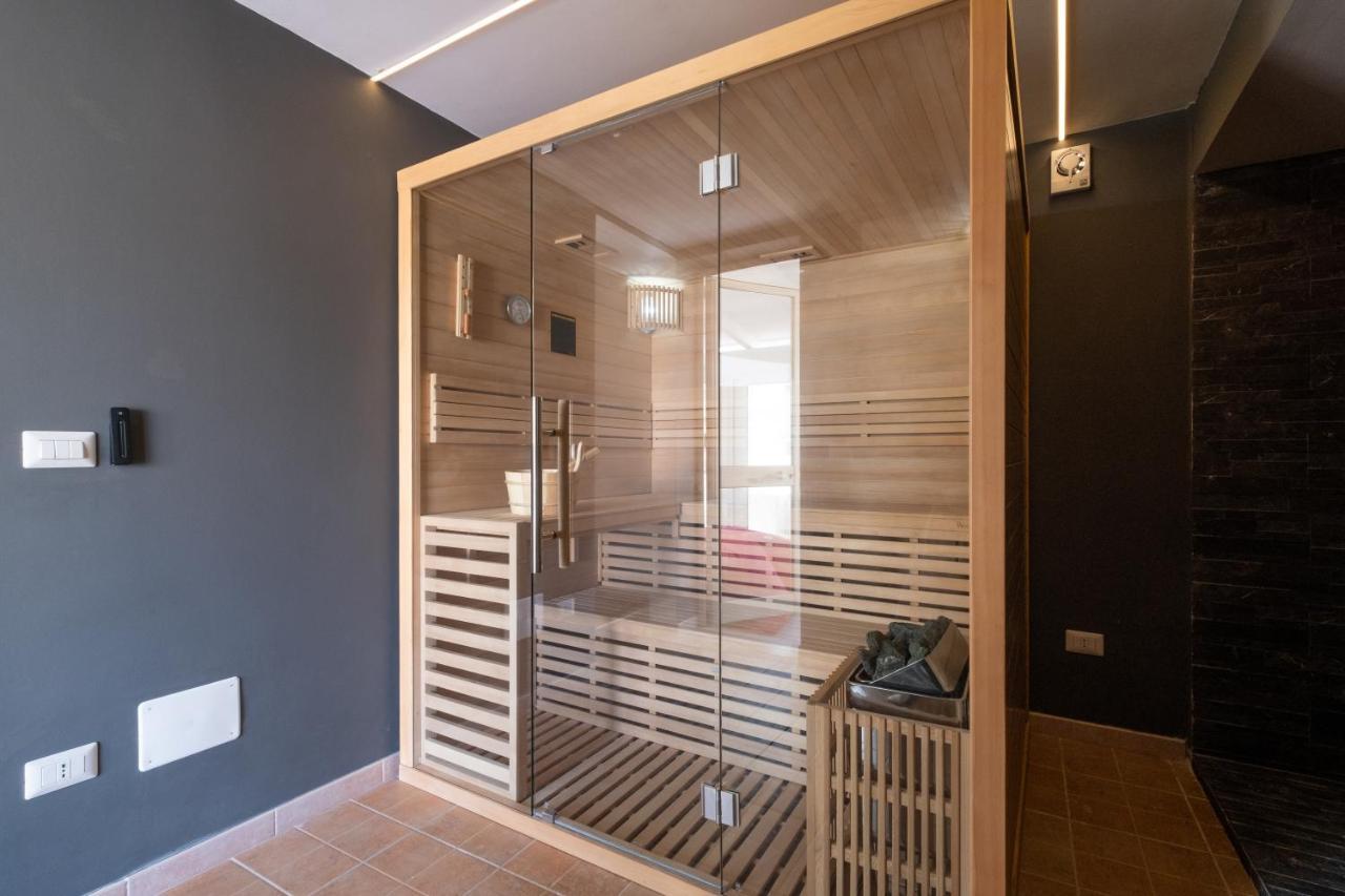 Ada & 2* Lecce