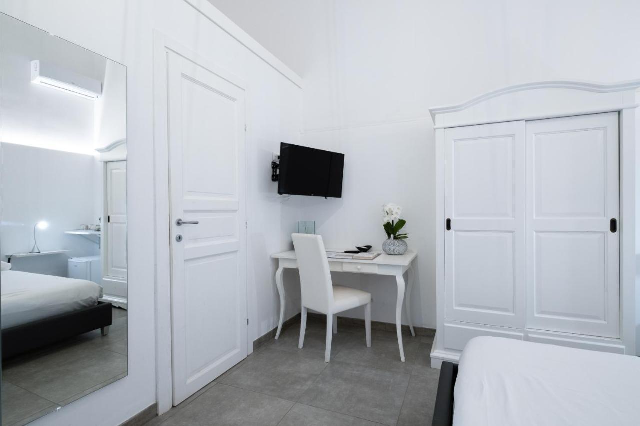 Ada & 2* Lecce